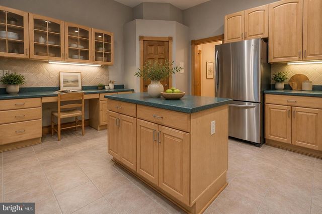 11 HOLLY KNOLL DR, Cape May Court House, NJ 08210