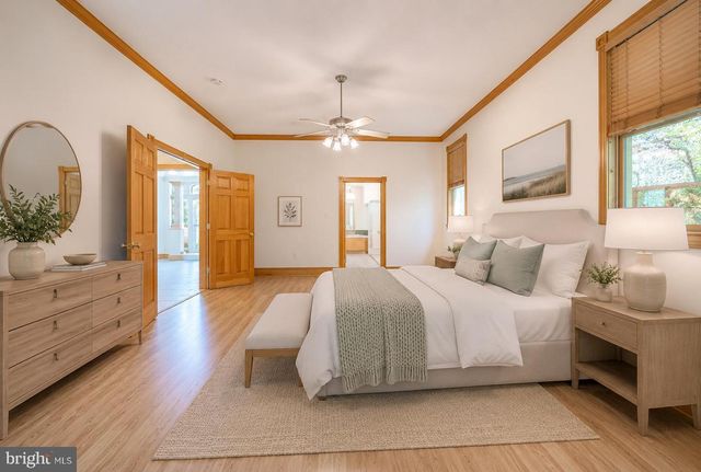 11 HOLLY KNOLL DR, Cape May Court House, NJ 08210