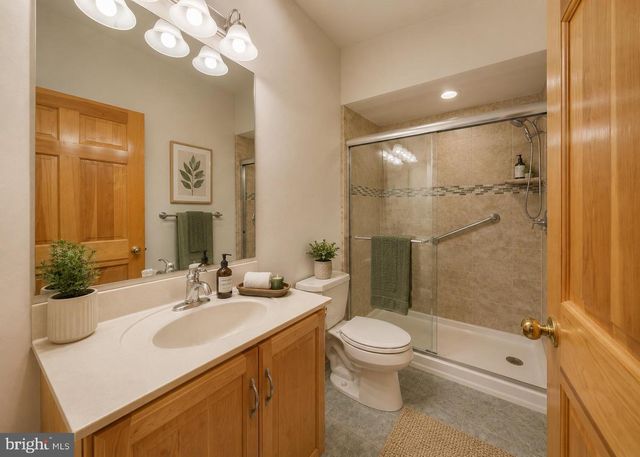 11 HOLLY KNOLL DR, Cape May Court House, NJ 08210