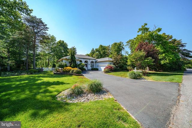 11 HOLLY KNOLL DR, Cape May Court House, NJ 08210