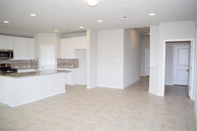 208 Shugart ST, San Marcos, TX 78666