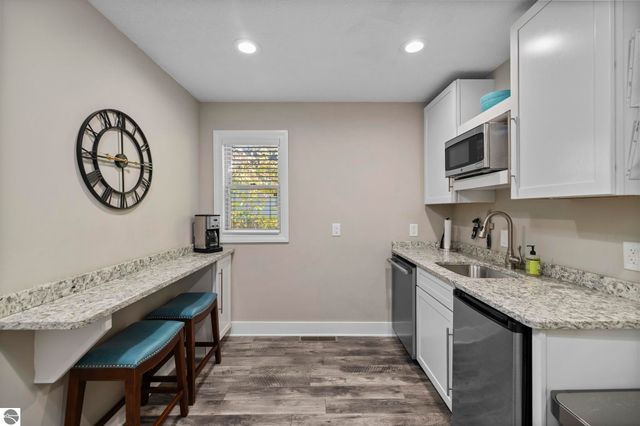 637,639,641 E Eighth Street, Traverse City, MI 49686