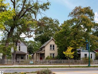 637,639,641 E Eighth Street, Traverse City, MI 49686