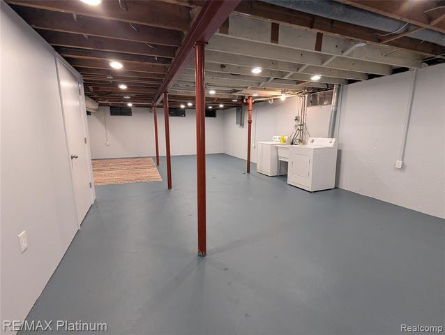 3310 Creek Drive, Ann Arbor, MI 48108