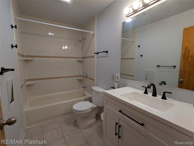 3310 Creek Drive, Ann Arbor, MI 48108