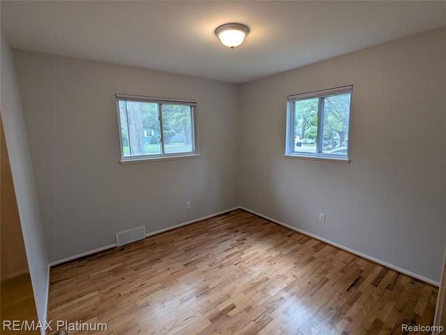 3310 Creek Drive, Ann Arbor, MI 48108