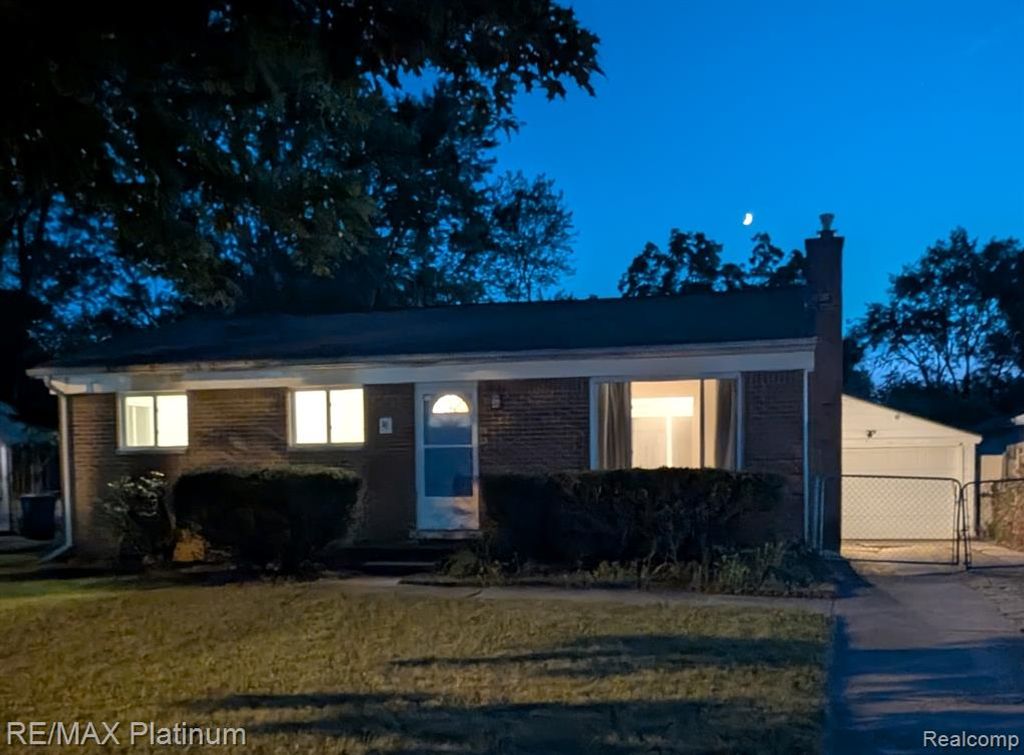 3310 Creek Drive, Ann Arbor, MI 48108