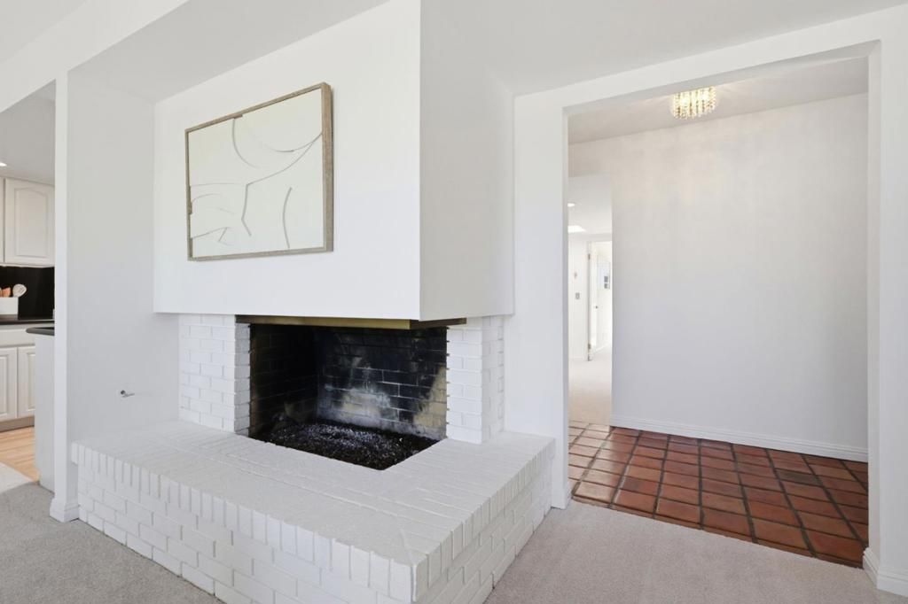 Image 10 of property listing at 17 Rinconada Circle, Belmont, CA 94002