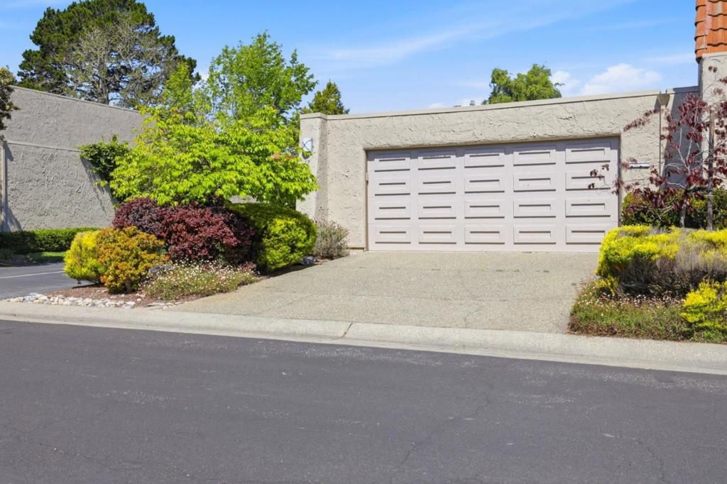 Image 2 of property listing at 17 Rinconada Circle, Belmont, CA 94002
