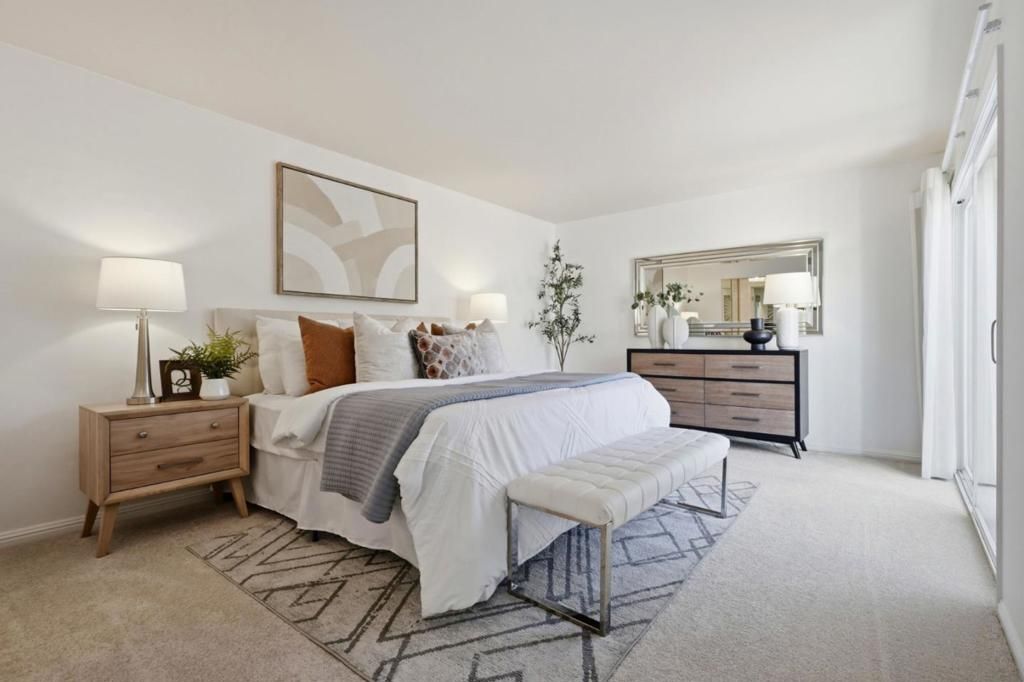 Image 20 of property listing at 17 Rinconada Circle, Belmont, CA 94002