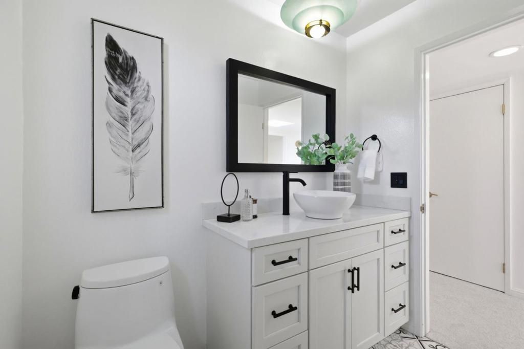 Image 28 of property listing at 17 Rinconada Circle, Belmont, CA 94002