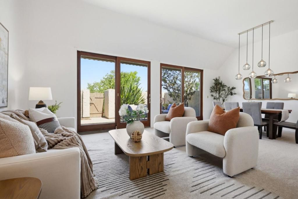 Image 3 of property listing at 17 Rinconada Circle, Belmont, CA 94002
