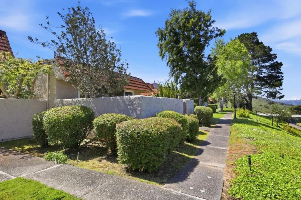 Image 35 of property listing at 17 Rinconada Circle, Belmont, CA 94002