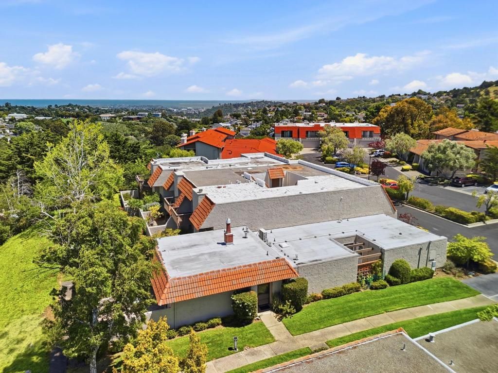 Image 38 of property listing at 17 Rinconada Circle, Belmont, CA 94002