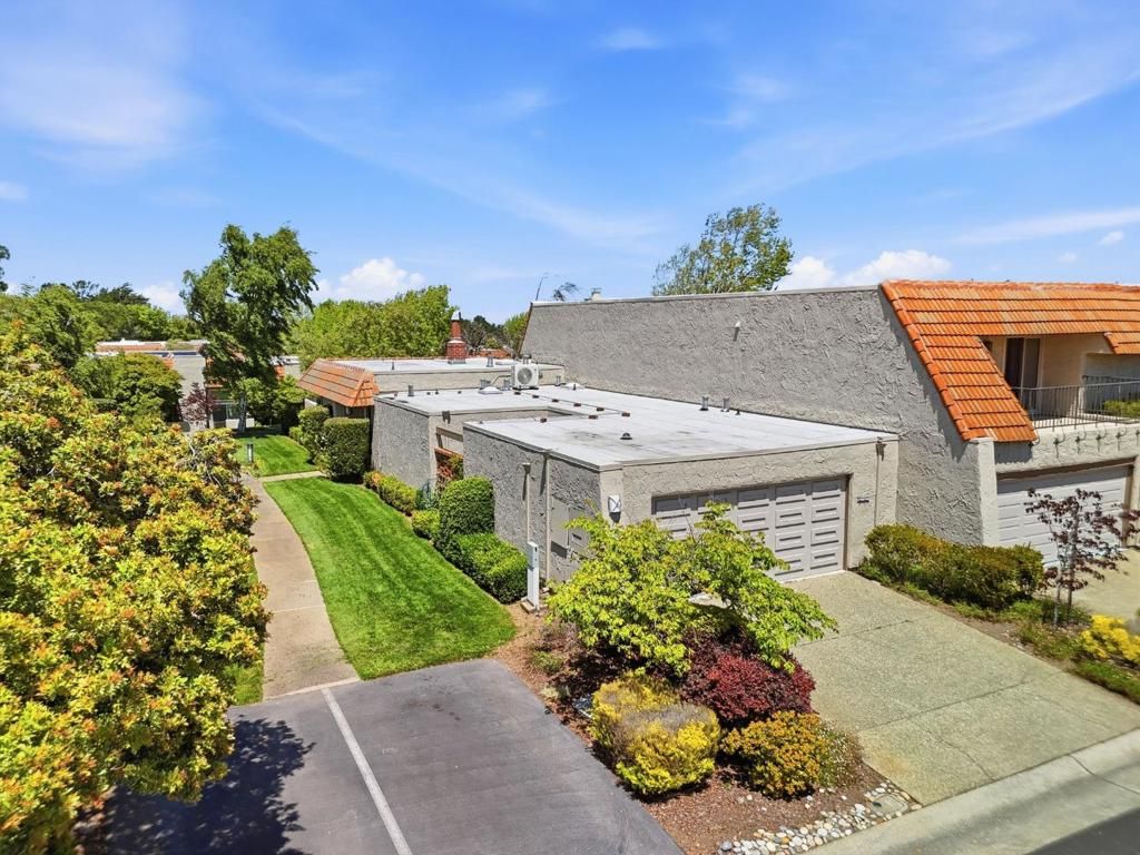 Image 39 of property listing at 17 Rinconada Circle, Belmont, CA 94002