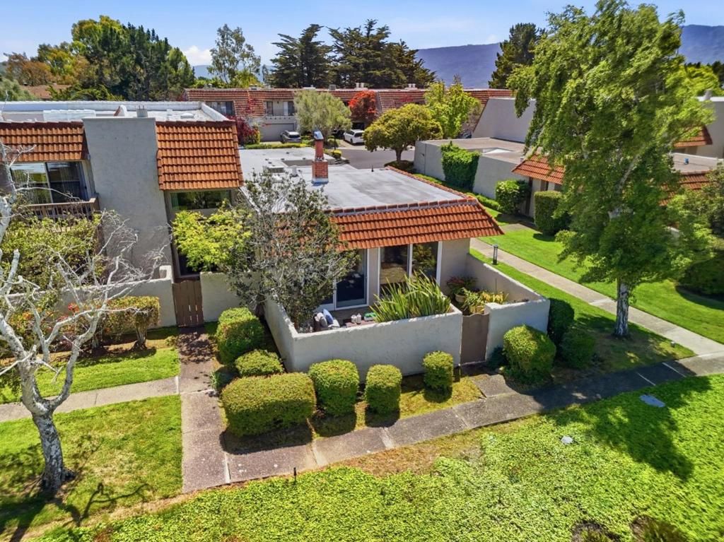 Image 42 of property listing at 17 Rinconada Circle, Belmont, CA 94002