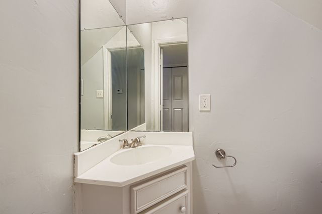 1885 Cliff View Drive, Lewisville, TX 75077