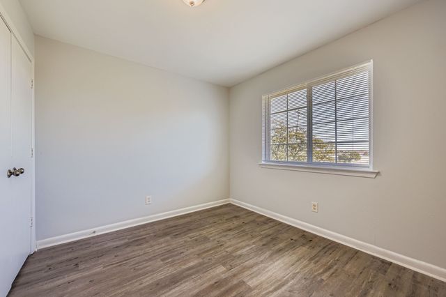 1885 Cliff View Drive, Lewisville, TX 75077