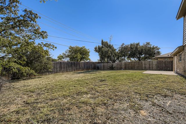 1885 Cliff View Drive, Lewisville, TX 75077