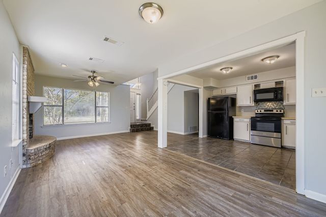 1885 Cliff View Drive, Lewisville, TX 75077