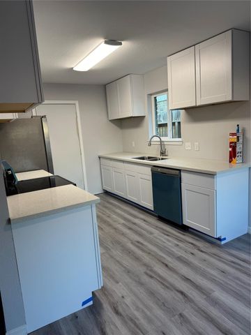 8710 Valley Flag, Houston, TX 77078