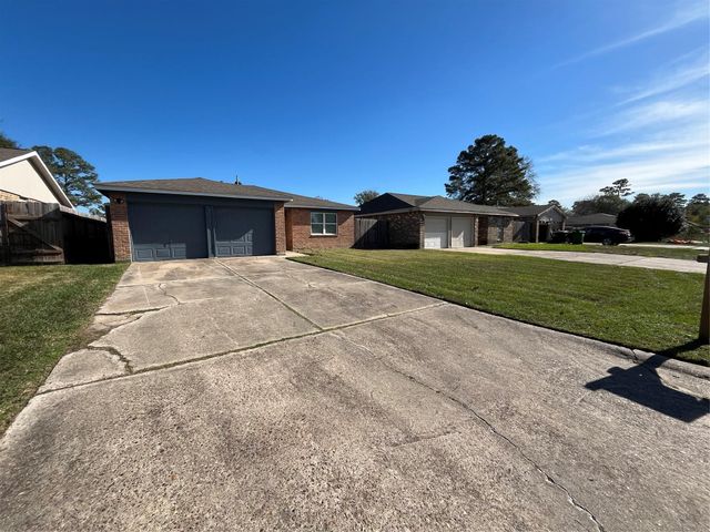 8710 Valley Flag, Houston, TX 77078