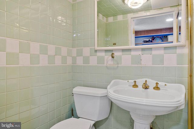 3905 ANNAPOLIS RD, Baltimore, MD 21227