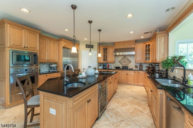 108 Finch Rd, Ringwood Boro, NJ 07456