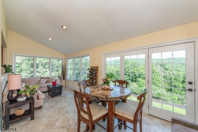 108 Finch Rd, Ringwood Boro, NJ 07456