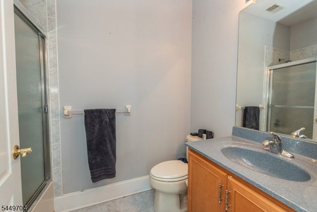 108 Finch Rd, Ringwood Boro, NJ 07456