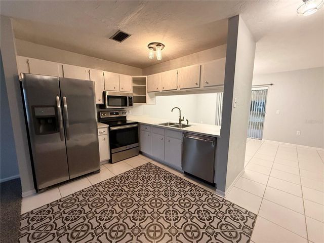 1004 HARTFORD DRIVE, Deland, FL 32724