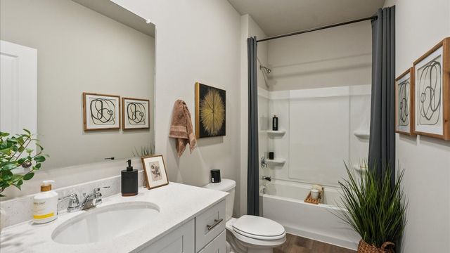 2605 E 50th Court, Des Moines, IA 50317