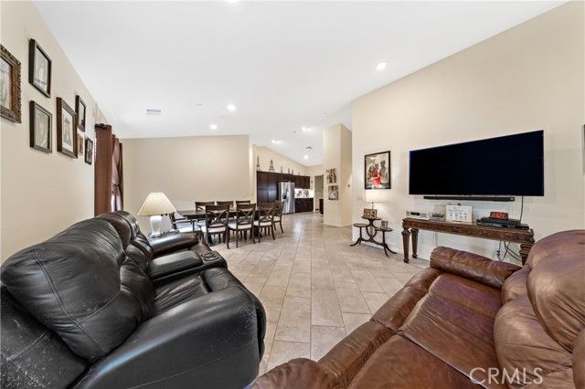 826 Avenida Del Rio, San Jacinto, CA 92582