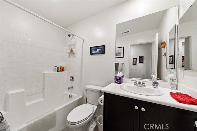 826 Avenida Del Rio, San Jacinto, CA 92582