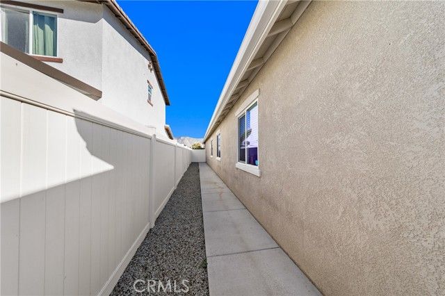 826 Avenida Del Rio, San Jacinto, CA 92582