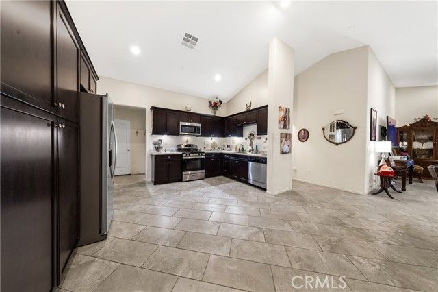 826 Avenida Del Rio, San Jacinto, CA 92582