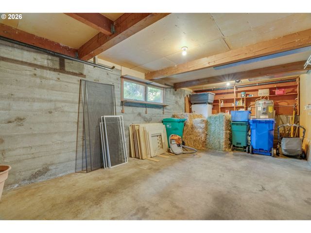 13710 Se MALOY Ln, Oak Grove, OR 97222