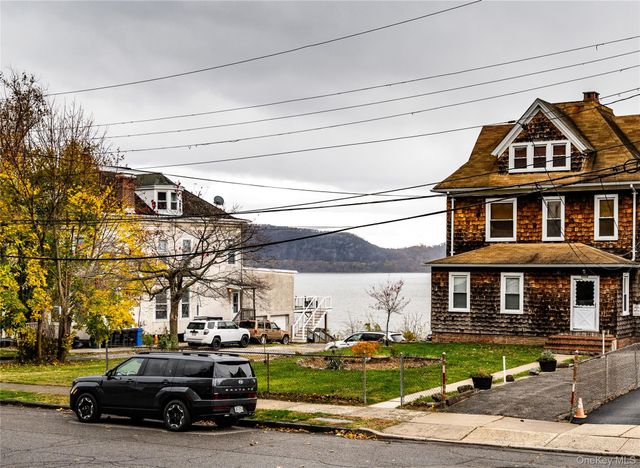 39 Hamilton Avenue, Ossining, NY 10562