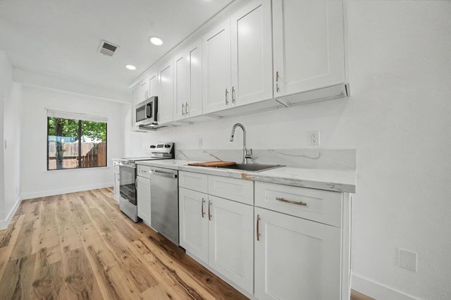 210 Westview Dr, Jackson, CA 95642