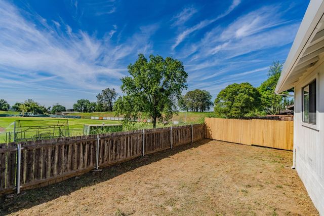 210 Westview Dr, Jackson, CA 95642