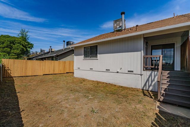 210 Westview Dr, Jackson, CA 95642