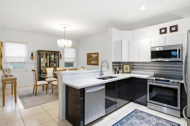 1514 Winterberry Lane, Weston, FL 33327