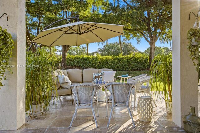 1514 Winterberry Lane, Weston, FL 33327