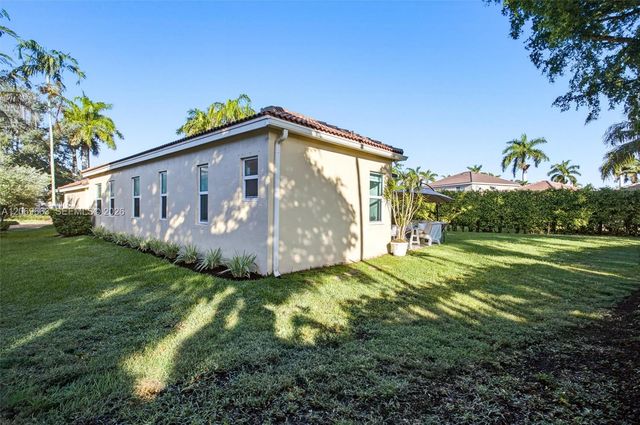 1514 Winterberry Lane, Weston, FL 33327