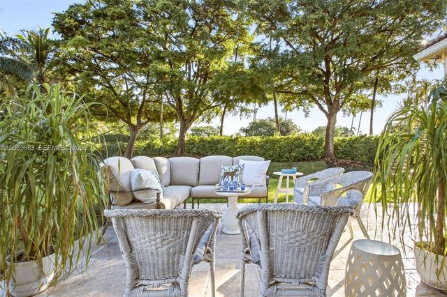 1514 Winterberry Lane, Weston, FL 33327