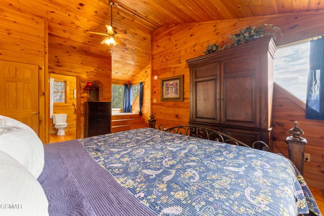 1910 E Mountain View Way, Sevierville, TN 37862