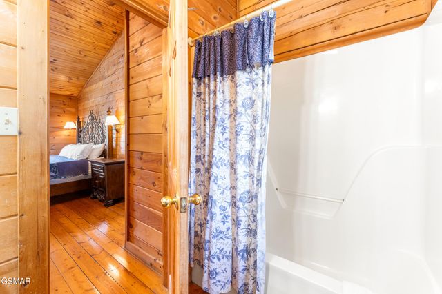 1910 E Mountain View Way, Sevierville, TN 37862