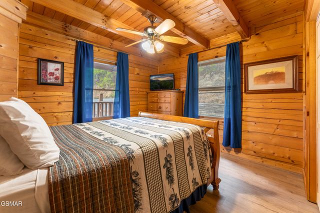 1910 E Mountain View Way, Sevierville, TN 37862