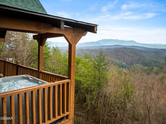 1910 E Mountain View Way, Sevierville, TN 37862