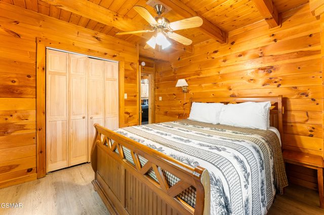 1910 E Mountain View Way, Sevierville, TN 37862